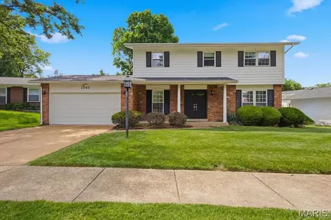 1743 Goldenhorn Ct, Maryland Heights, MO 63043