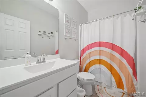 Bath - 105 Yellowstone Dr, Troy, MO 63379 photo 1 of 4