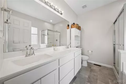 Bath - 105 Yellowstone Dr, Troy, MO 63379 photo 2 of 4