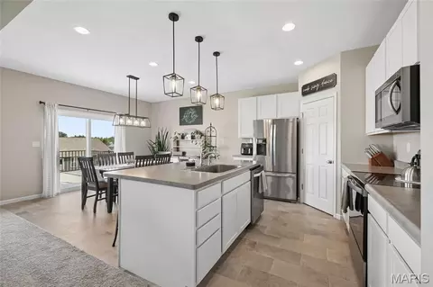 Kitchen - 105 Yellowstone Dr, Troy, MO 63379 photo 1 of 2