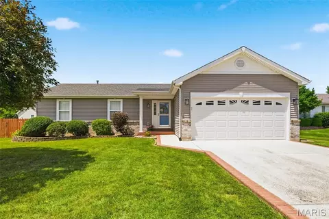 5 Knoll Creek Ct, O'fallon, MO 63368