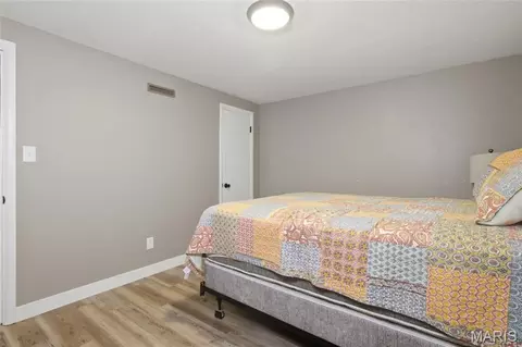 Bedroom - 916 E 9th St, Rolla, MO 65401 photo 7 of 8