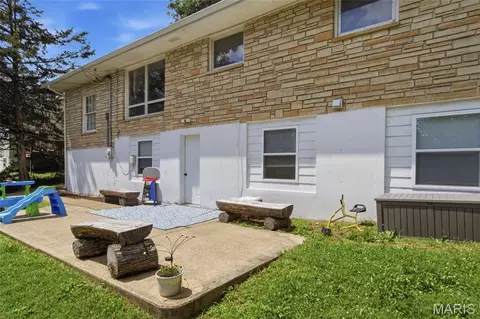 Exterior - 916 E 9th St, Rolla, MO 65401 photo 2 of 2
