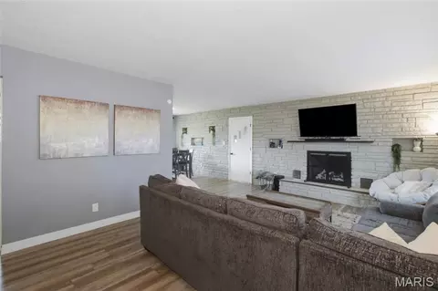 Living - 916 E 9th St, Rolla, MO 65401 photo 1 of 1
