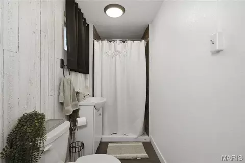 Bath - 916 E 9th St, Rolla, MO 65401 photo 3 of 3