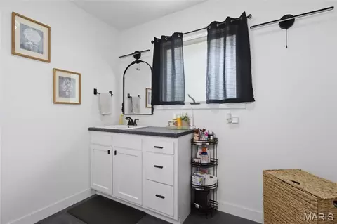 Bath - 916 E 9th St, Rolla, MO 65401 photo 1 of 3