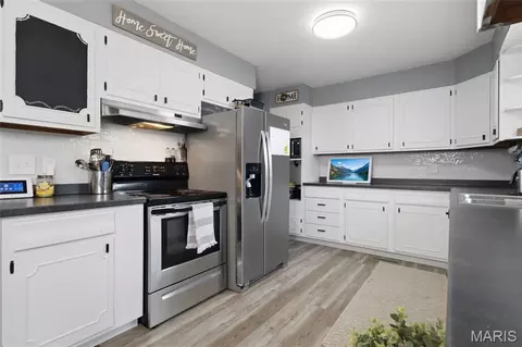 Kitchen - 916 E 9th St, Rolla, MO 65401 photo 2 of 3