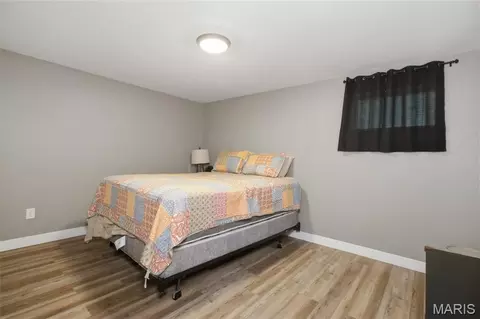 Bedroom - 916 E 9th St, Rolla, MO 65401 photo 6 of 8