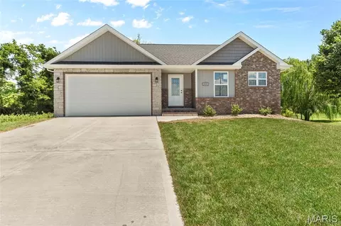 2832 Beth Ann Ct, Pontoon Beach, IL 62040
