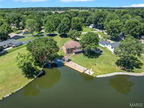 693 Boulevard De Cannes, Edwardsville, IL 62025