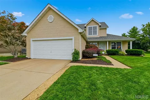 16337 Hampden Pl, Florissant, MO 63034