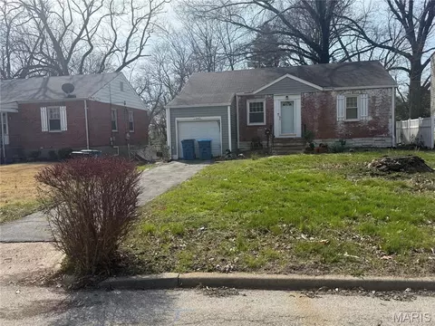 257 S Barat Ave, Ferguson, MO 63135