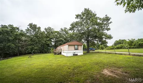 24184 Upton Dr, Richland, MO 65556