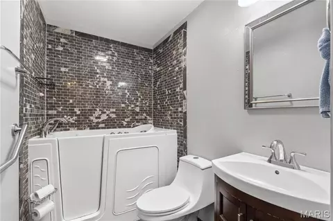 Bath - 2404 Meadowlane Dr, Mitchell, IL 62040 photo 1 of 1