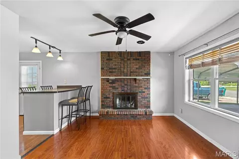 Living - 2404 Meadowlane Dr, Mitchell, IL 62040 photo 2 of 3