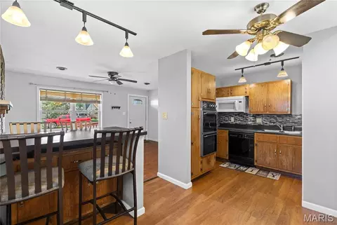 Kitchen - 2404 Meadowlane Dr, Mitchell, IL 62040 photo 2 of 5