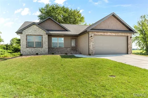 2829 Beth Ann Ct, Pontoon Beach, IL 62040