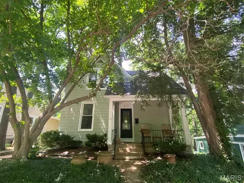 415 Oak St, Webster Groves, MO 63119