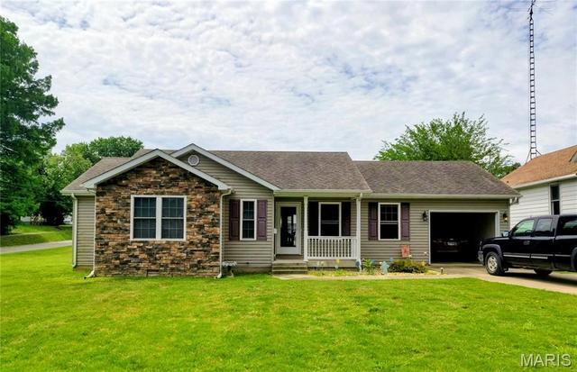 607 E Park St, Du Quoin, IL 62832