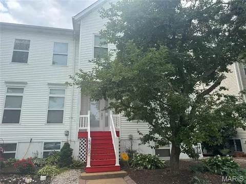 5780 Westminster Pl, Saint Louis, MO 63112