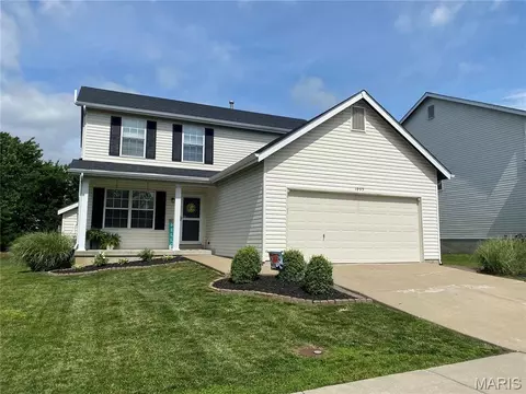 1955 Briarfield Dr, Lake Saint Louis, MO 63367