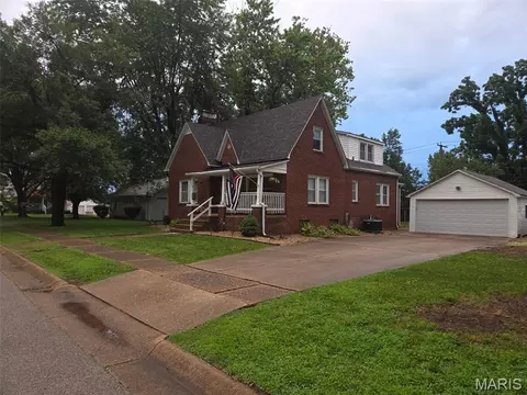 409 W Monroe Ave, Owensville, MO 65066