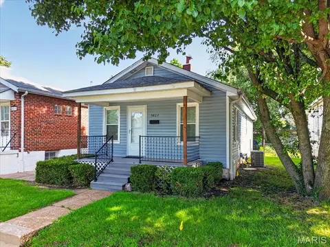 5827 W Park Ave, Saint Louis, MO 63110