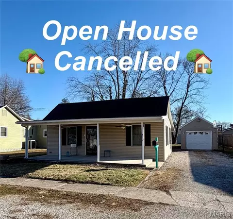 810 W Mill St, Staunton, IL 62088