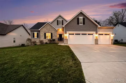 Exterior - 1074 Bloomfield Dr, Eureka, MO 63025 photo 2 of 19