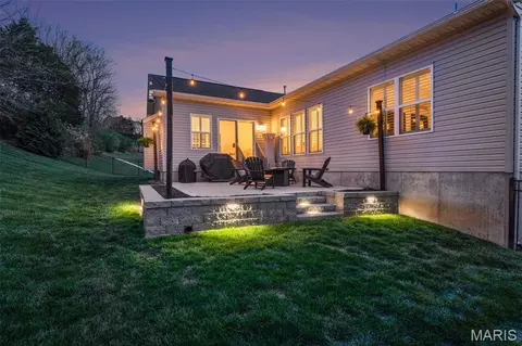 Exterior - 1074 Bloomfield Dr, Eureka, MO 63025 photo 9 of 19