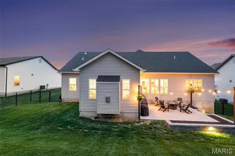 Exterior - 1074 Bloomfield Dr, Eureka, MO 63025 photo 11 of 19