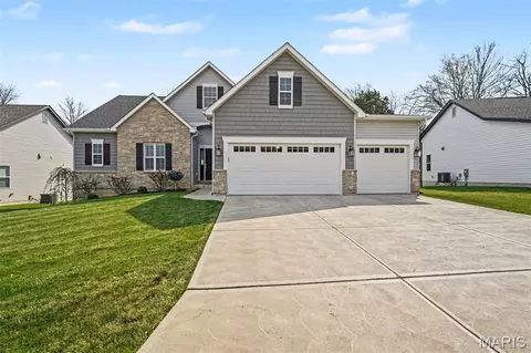 1074 Bloomfield Dr, Eureka, MO 63025