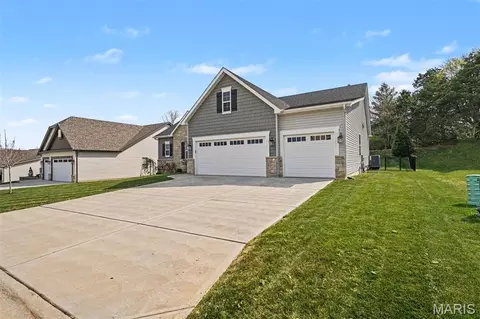 Exterior - 1074 Bloomfield Dr, Eureka, MO 63025 photo 18 of 19