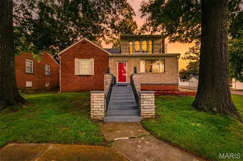 411 Cherry Ln, Warrenton, MO 63383