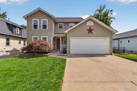 7536 Shaftesbury Ave, University City, MO 63130