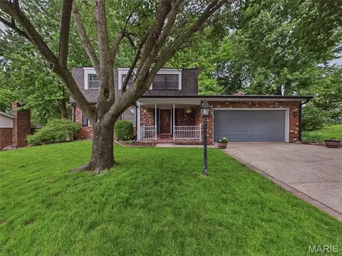 80 Glenwood Dr, Glen Carbon, IL 62034