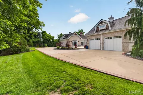 Exterior - 39 Countryside Ln, Frontenac, MO 63131 photo 14 of 18
