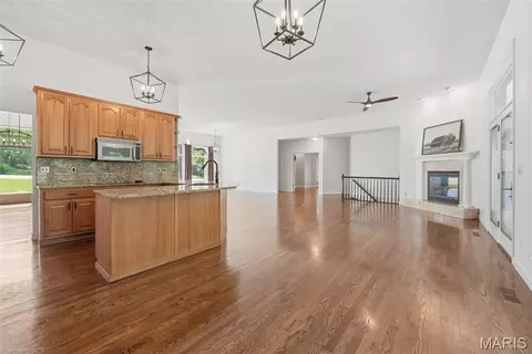 Living - 3 Rainier Ct, O'fallon, MO 63366 photo 11 of 15