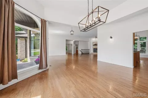 Living - 3 Rainier Ct, O'fallon, MO 63366 photo 2 of 15