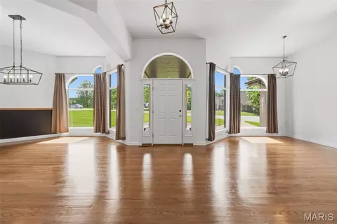 Living - 3 Rainier Ct, O'fallon, MO 63366 photo 1 of 15