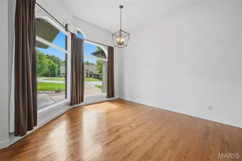 Living - 3 Rainier Ct, O'fallon, MO 63366 photo 3 of 15