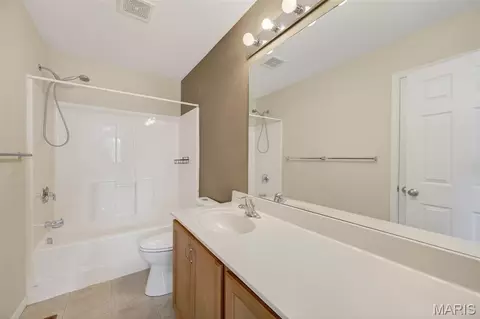 Bath - 139 Kale Ct, Saint Robert, MO 65584 photo 2 of 3