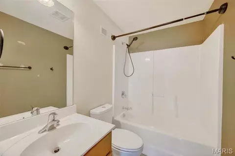 Bath - 139 Kale Ct, Saint Robert, MO 65584 photo 3 of 3