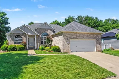 2645 Katrine Lake Dr, Belleville, IL 62221