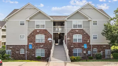 1934 Piedmont Cir, St. Peters, MO 63304