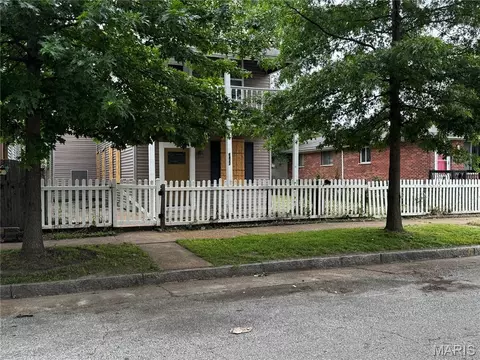 8422 Pennsylvania Ave, Saint Louis, MO 63111