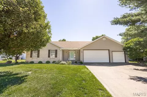 916 Crosswinds Dr, Belleville, IL 62221