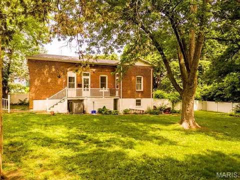 511 Jeffords St, Saint Louis, MO 63125