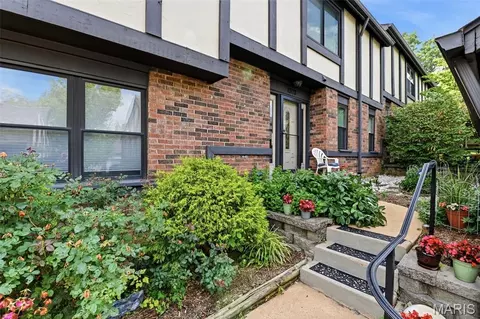 13178 Royal Pines Dr #3, Saint Louis, MO 63146