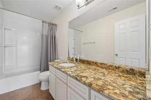 Bath - 965 Arbor Run Ct, Manchester, MO 63021 photo 2 of 2